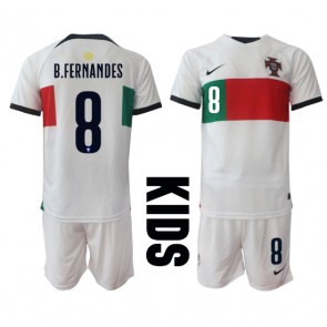 Portugal Bruno Fernandes #8 Bortatröja Barn VM 2022 Kortärmad (+ Korta byxor)