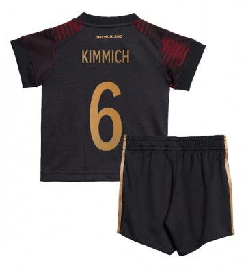 Tyskland Joshua Kimmich #6 Bortatröja Barn VM 2022 Kortärmad (+ Korta byxor)