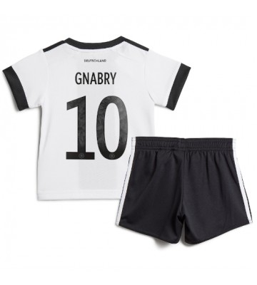 Tyskland Serge Gnabry #10 Hemmatröja Barn VM 2022 Kortärmad (+ Korta byxor)